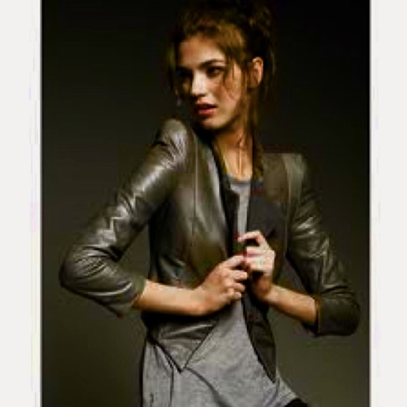 Alice + Olivia Jackets & Blazers - ALICE & OLIVIA - Distressed Green Leather Bomber S